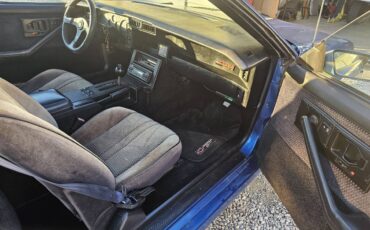 Chevy-iroc-z28-1985-blue-11