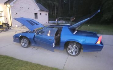 Chevy-iroc-z28-1985-blue-2