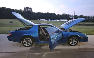 Chevy-iroc-z28-1985-blue-3