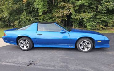 Chevy-iroc-z28-1985-blue