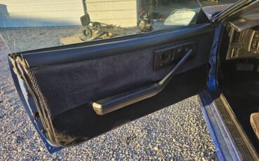 Chevy-iroc-z28-1985-blue-9