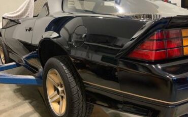 Chevy-iroc-z28-camaro-1986-black-3