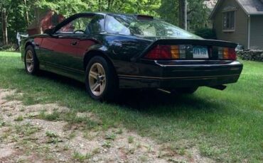 Chevy-iroc-z28-camaro-1986-black