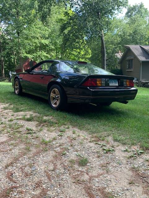 Chevy-iroc-z28-camaro-1986-black
