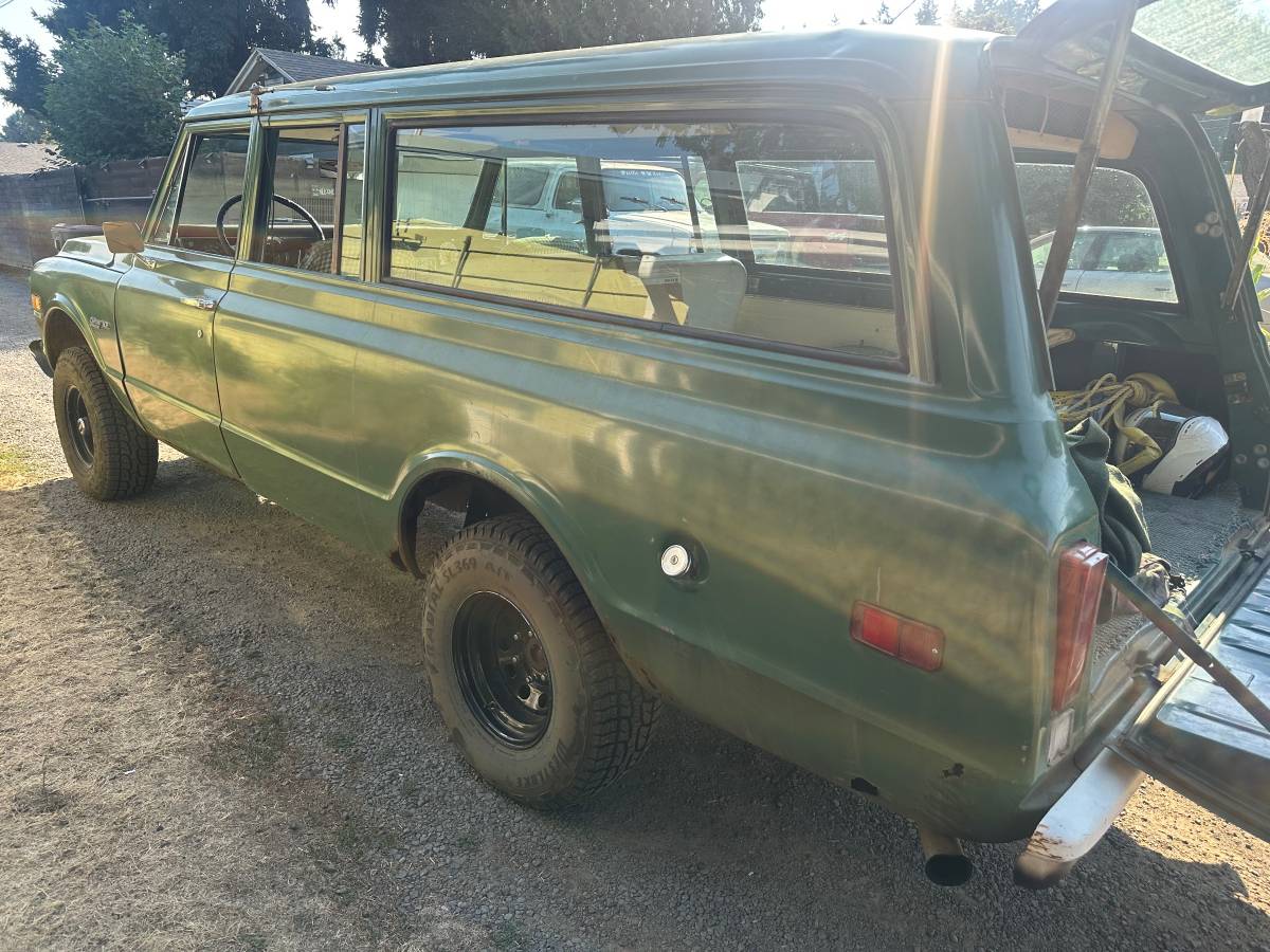 Chevy-k-10-suburban-1971-green-15