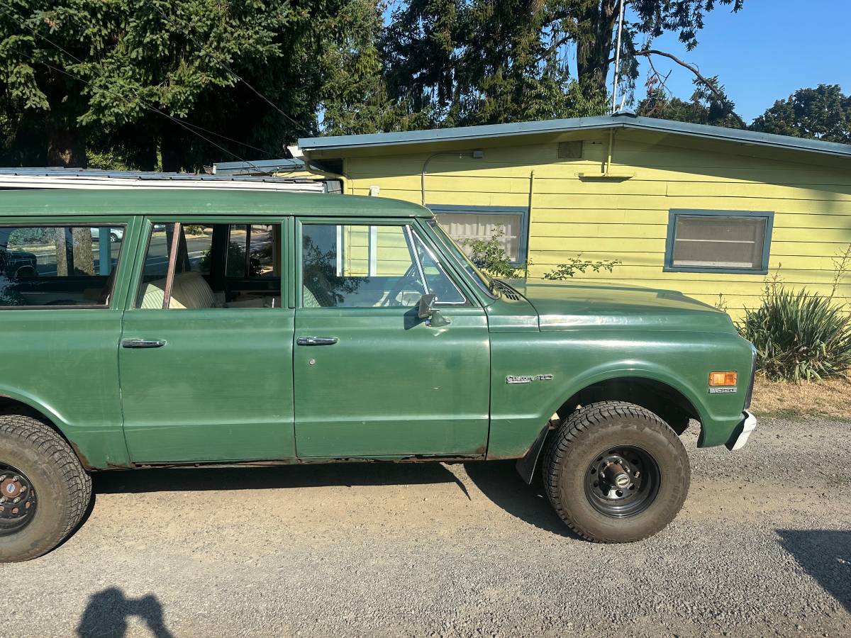 Chevy-k-10-suburban-1971-green-3