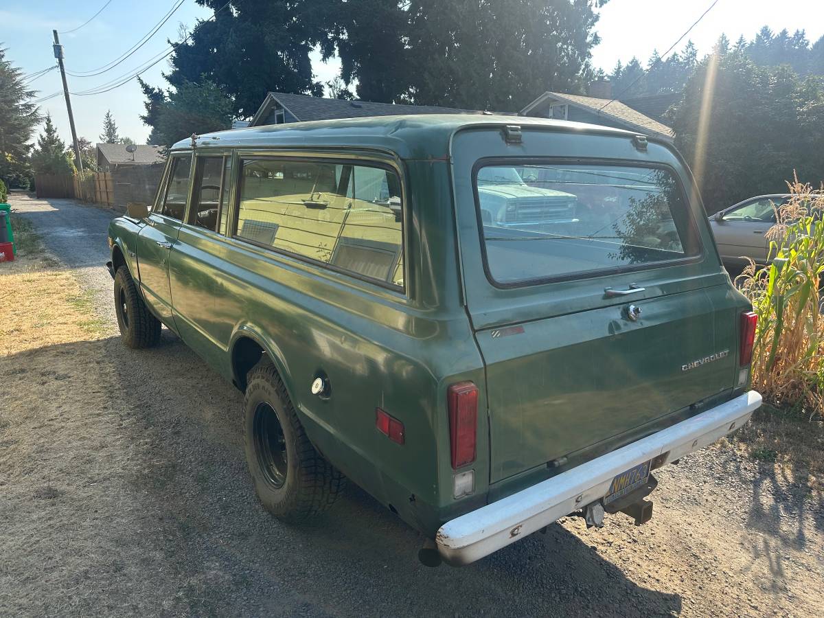 Chevy-k-10-suburban-1971-green-6