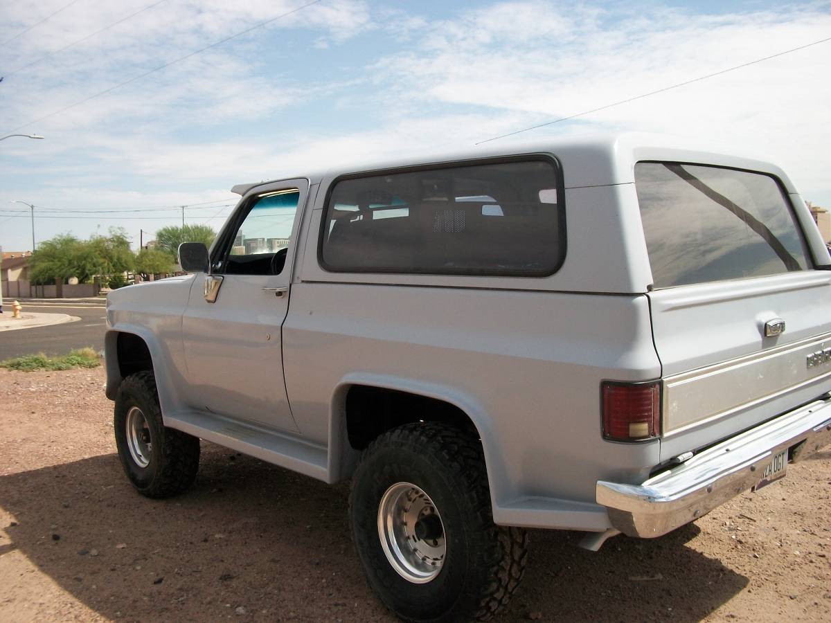 Chevy-k-5-1983-grey-7