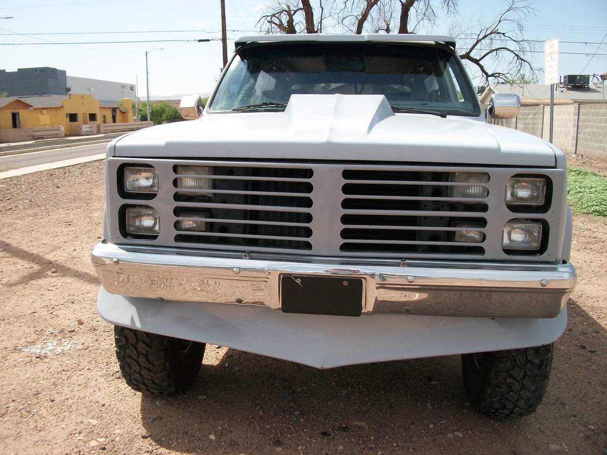 Chevy-k-5-1983-grey-8