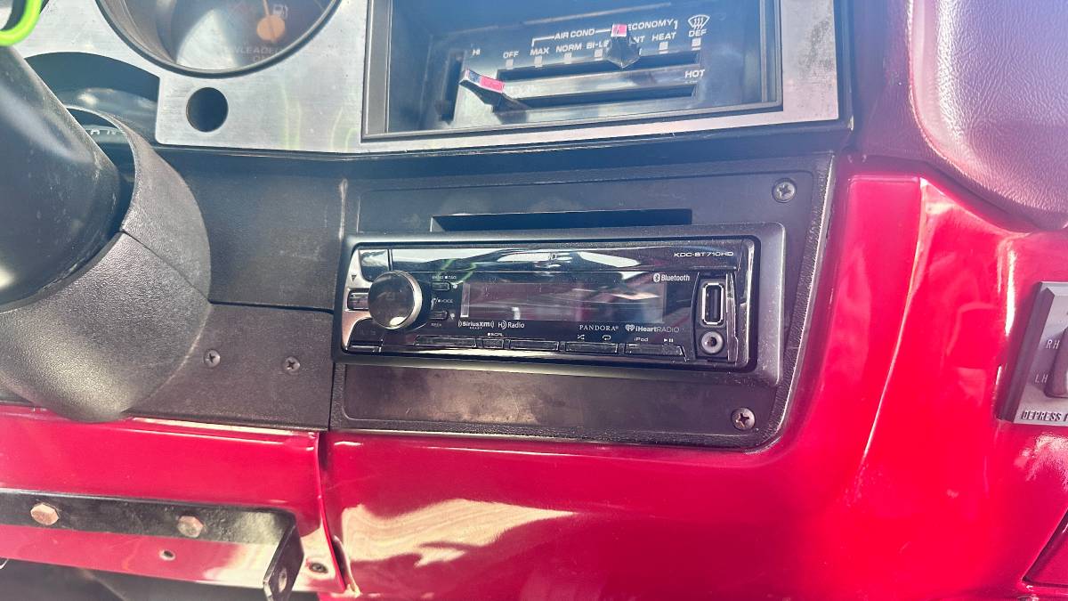Chevy-k10-4x4-1985-6