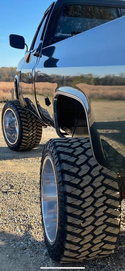 Chevy-k10-4x4-1985-custom-3