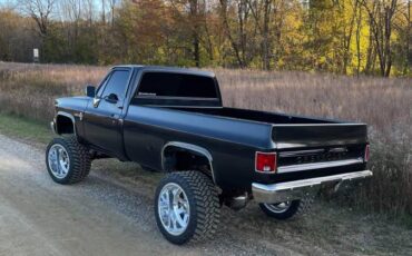 Chevy-k10-4x4-1985-custom