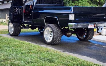 Chevy-k10-4x4-1985-custom-5