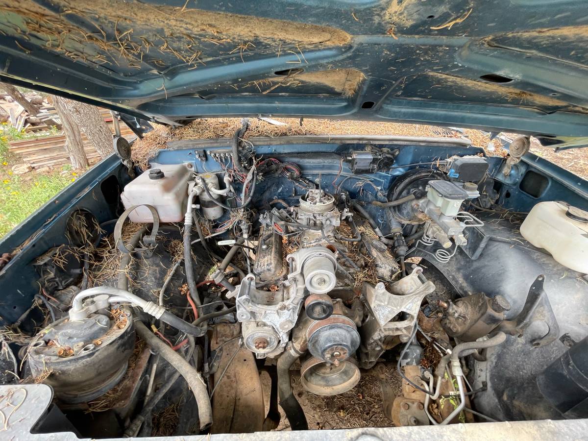 Chevy-k2500-1993-white-15