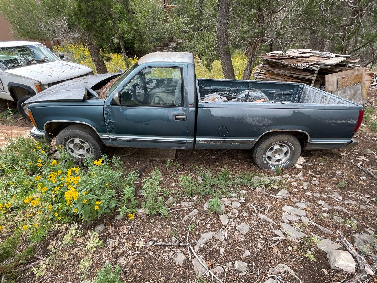 Chevy-k2500-1993-white-17