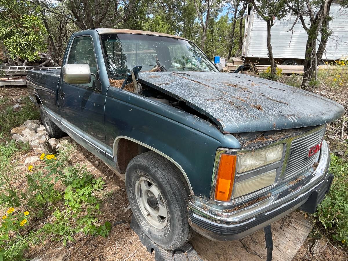 Chevy-k2500-1993-white-19