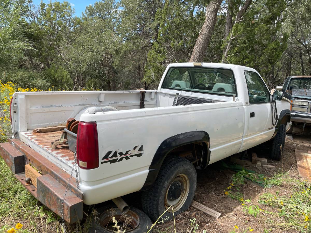 Chevy-k2500-1993-white-8