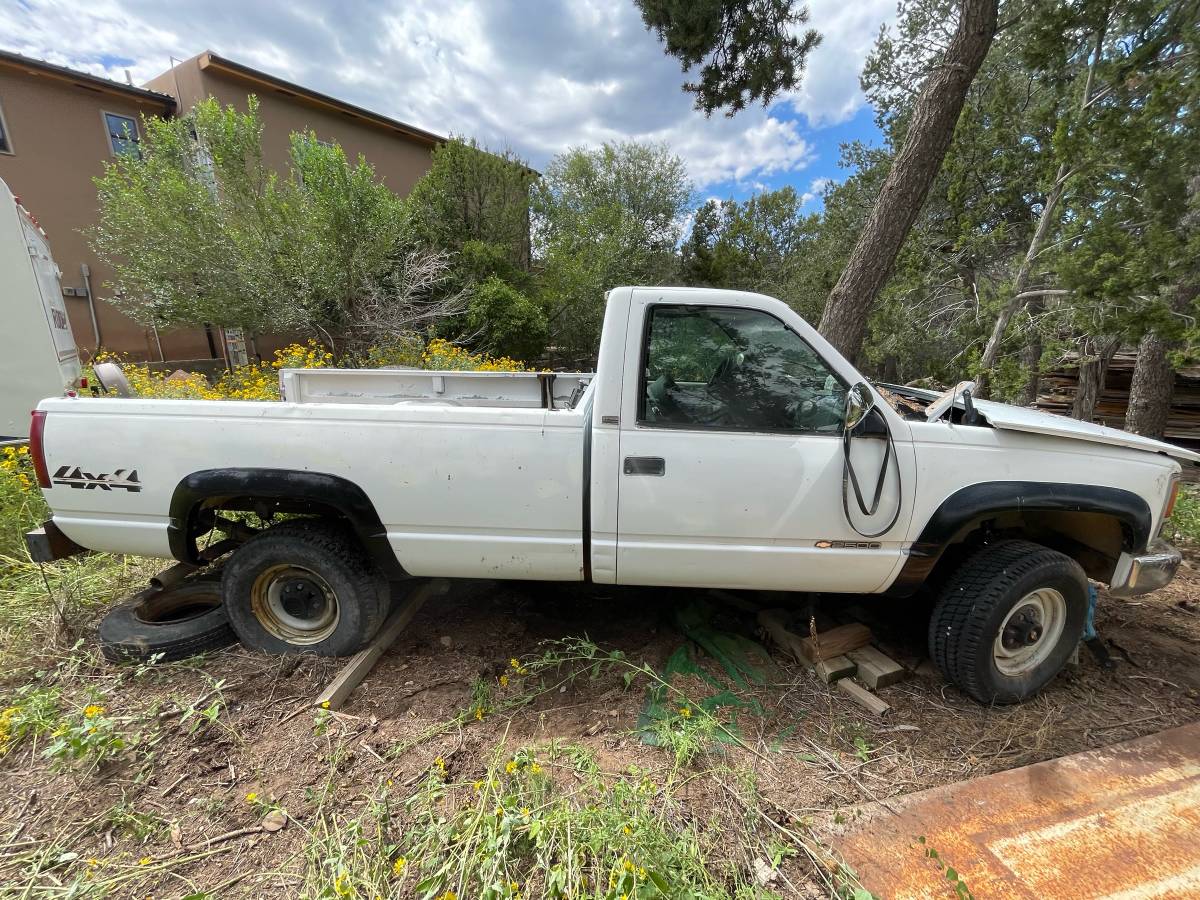 Chevy-k2500-1993-white-9