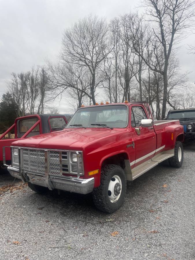 Chevy-k30-1985-red-11