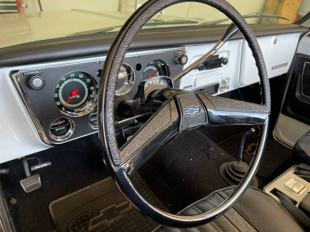 Chevy-k5-blazer-1972-white-3