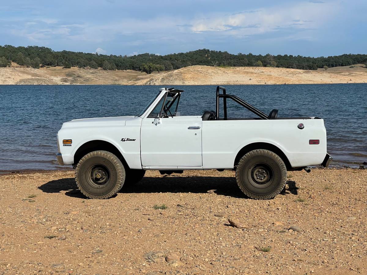 Chevy-k5-blazer-1972-white-9