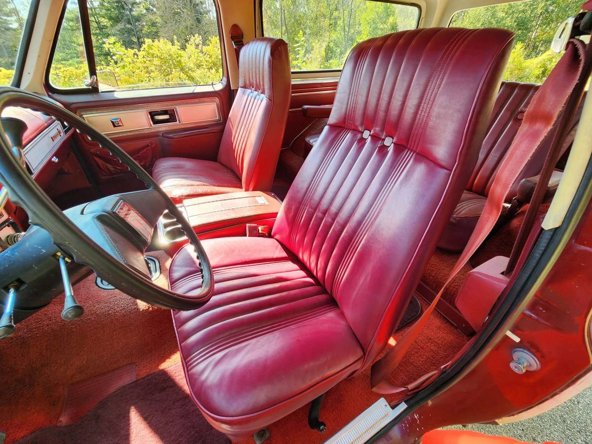 Chevy-k5-blazer-1979-red-13