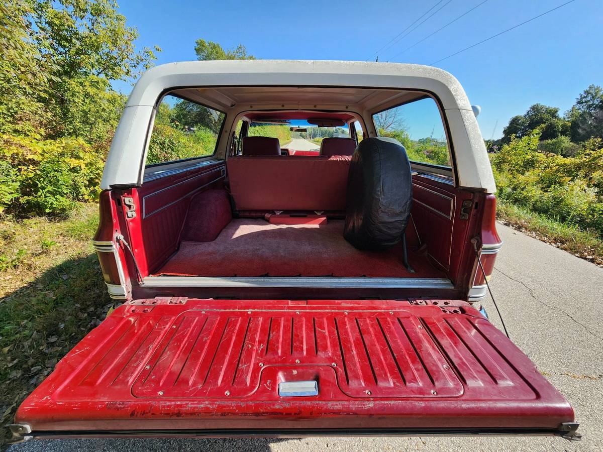 Chevy-k5-blazer-1979-red-15