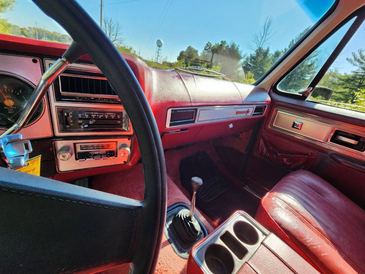 Chevy-k5-blazer-1979-red-17