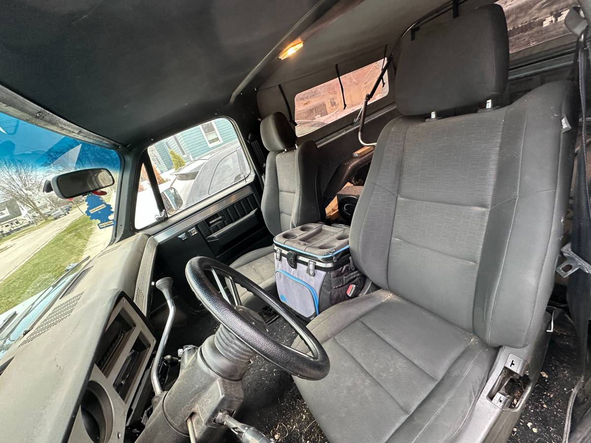 Chevy-k5-blazer-1986-blue-19