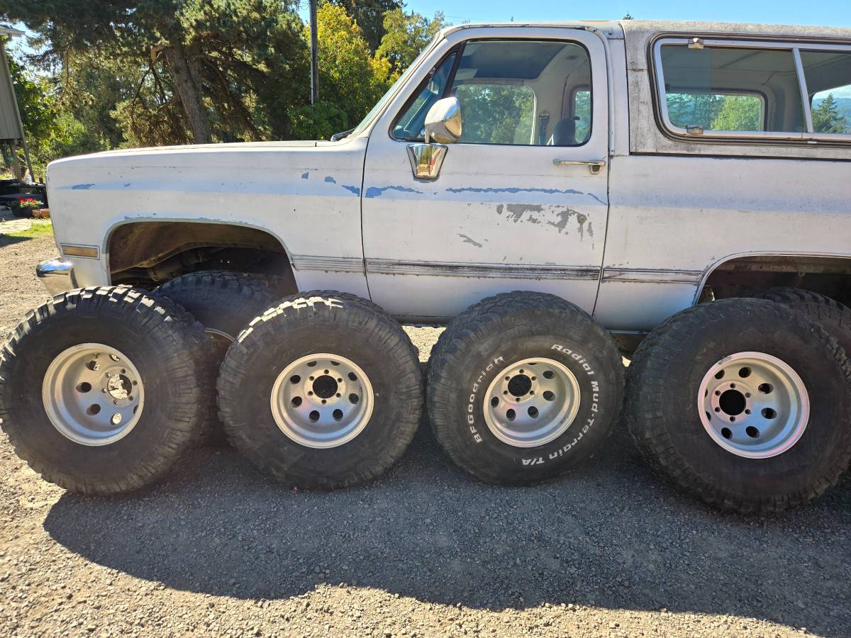 Chevy-k5-blazer-1987-white-4