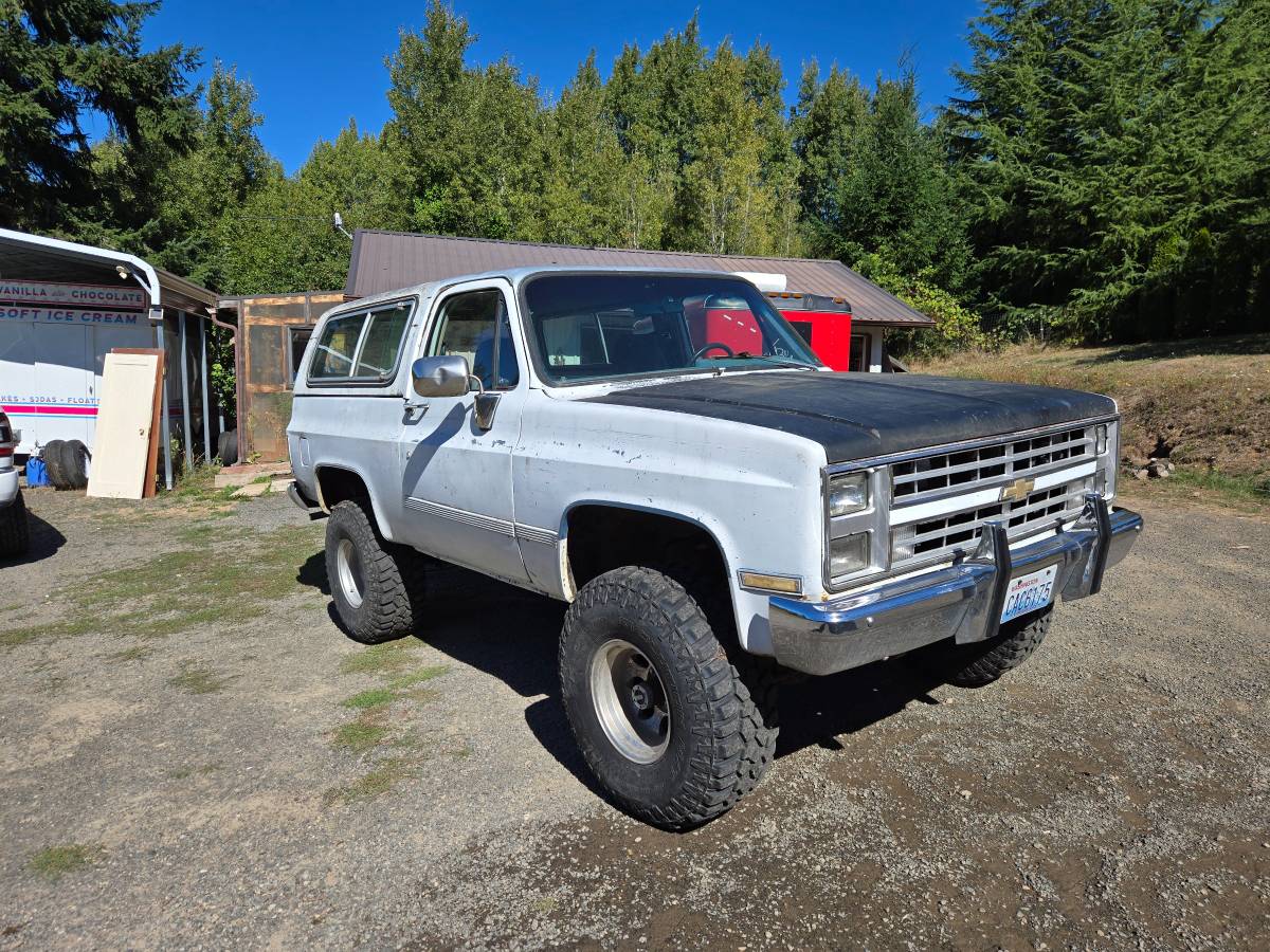 Chevy-k5-blazer-1987-white-5