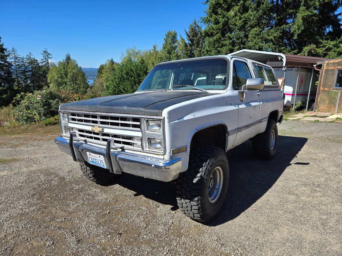 Chevy-k5-blazer-1987-white