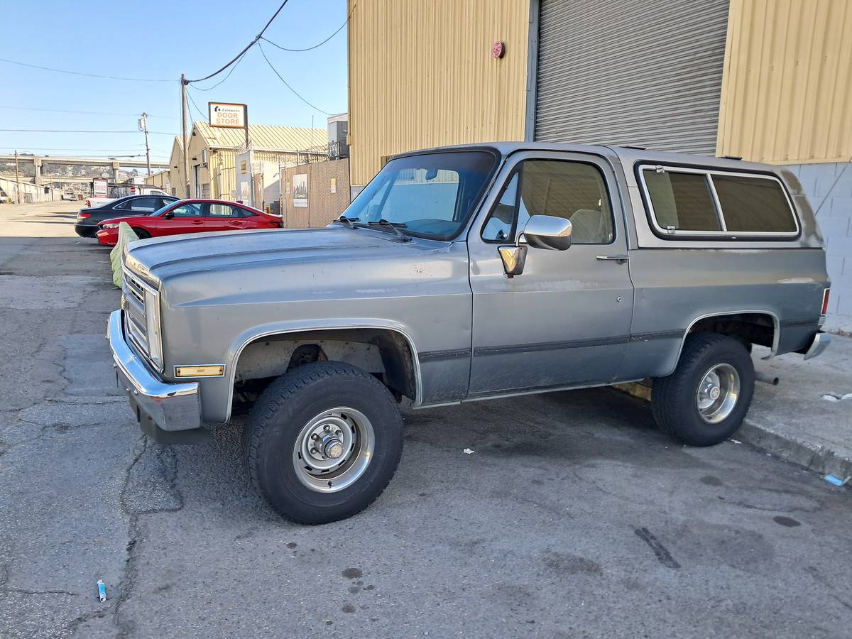 Chevy-k5-blazer-1988-grey