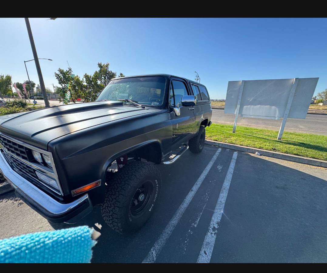 Chevy-k5-blazer-1989-black-4