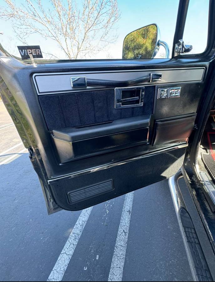 Chevy-k5-blazer-1989-black-7