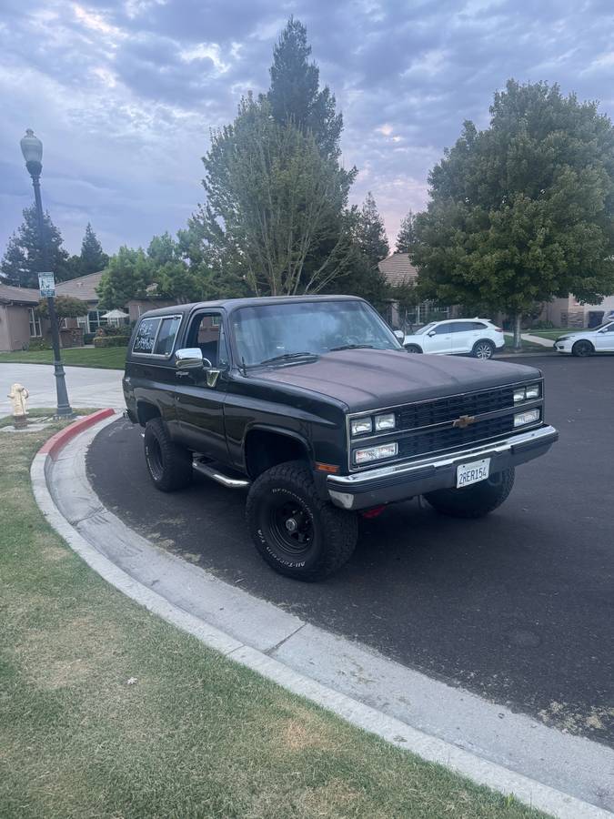 Chevy-k5-blazer-1989-black