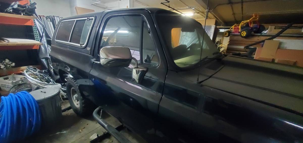 Chevy-k5-blazer-1990-black-9