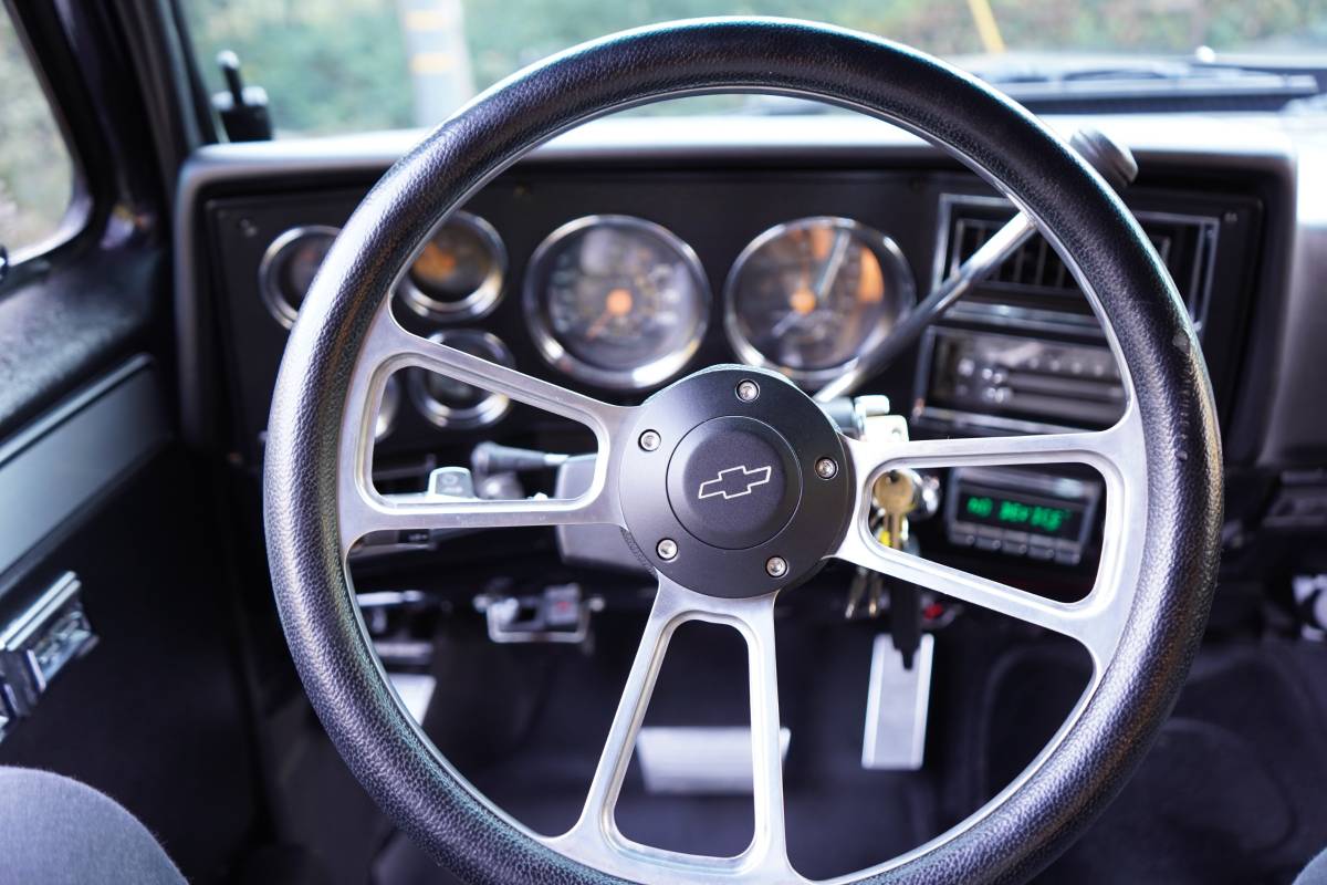 Chevy-k5-blazer-4x4-1988-black-13