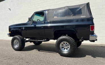 Chevy-k5-blazer-4x4-1988-black-3