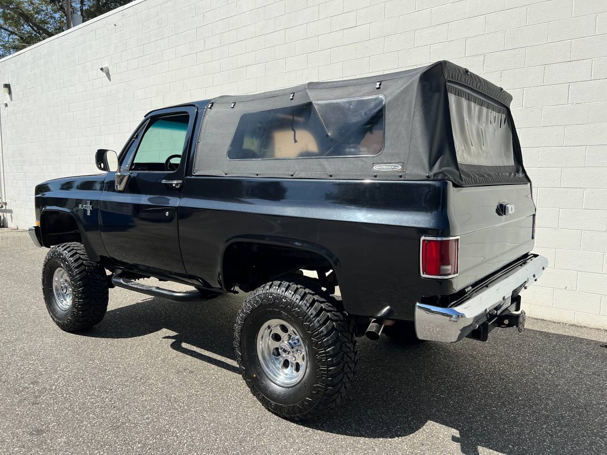 Chevy-k5-blazer-4x4-1988-black-4