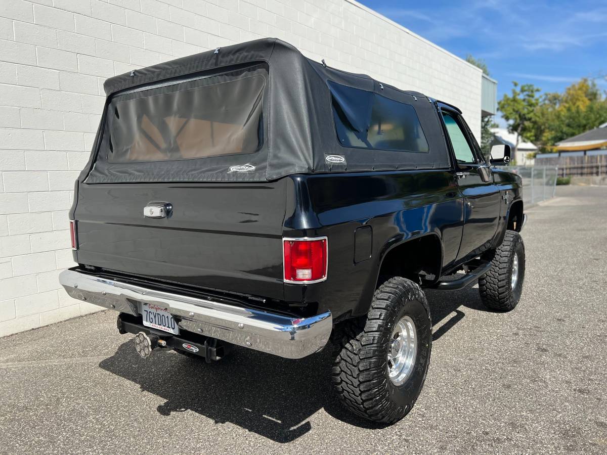 Chevy-k5-blazer-4x4-1988-black-6