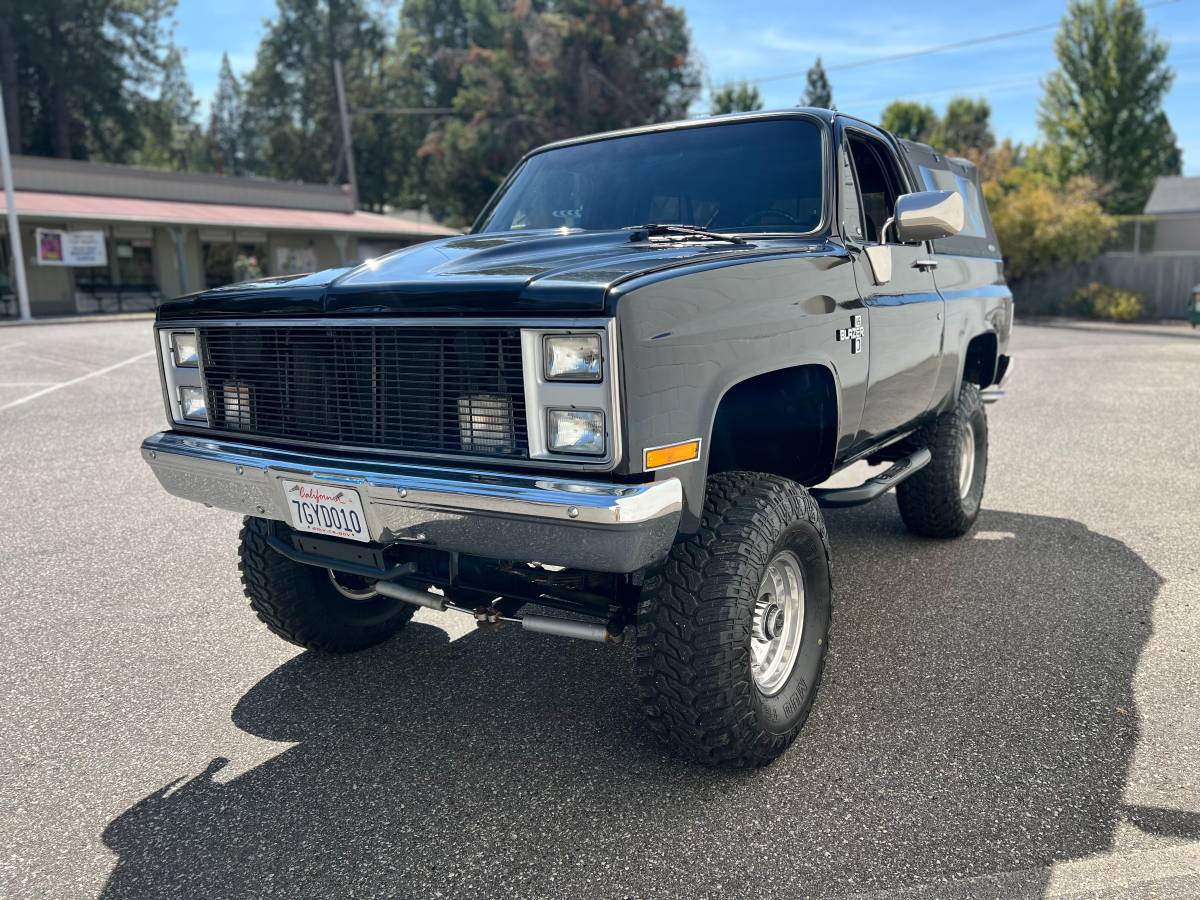 Chevy-k5-blazer-4x4-1988-black-8