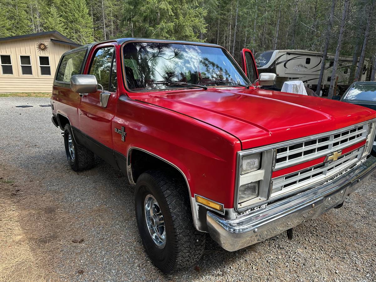 Chevy-k5blazer-4x4-1986-red