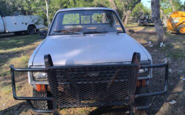 Chevy-luv-diesel-1982-silver-1