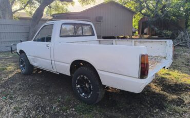 Chevy-luv-diesel-1982-silver-11