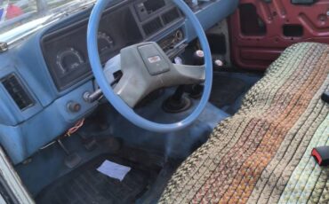 Chevy-luv-diesel-1982-silver-12
