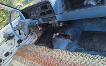 Chevy-luv-diesel-1982-silver-3
