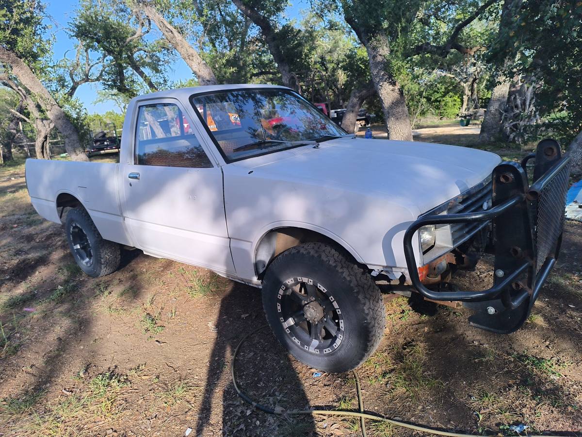 Chevy-luv-diesel-1982-silver-4