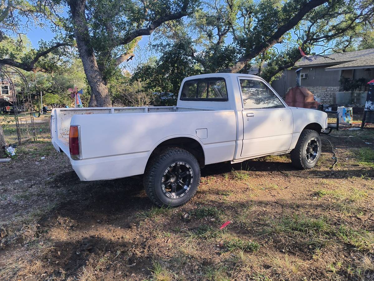 Chevy-luv-diesel-1982-silver-5