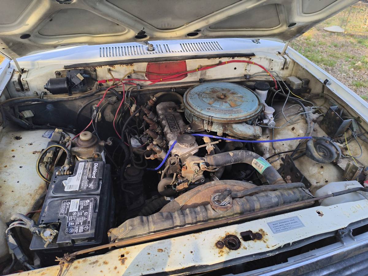 Chevy-luv-diesel-1982-silver-9